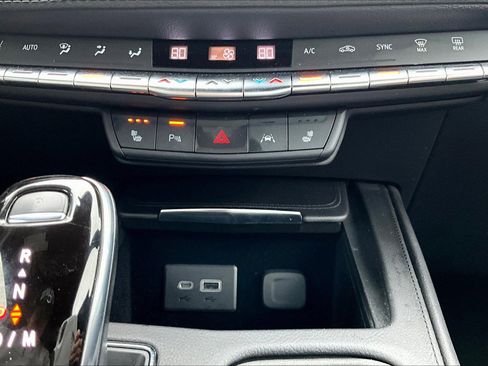 Used 2021 Cadillac XT4 Premium Luxury image 39