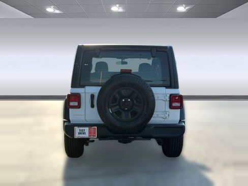 Used 2025 Jeep Wrangler Sport AWD/4WD image 10