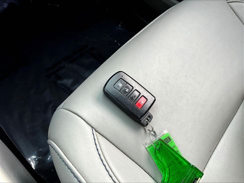 Used 2016 Toyota Highlander XLE FWD image 36