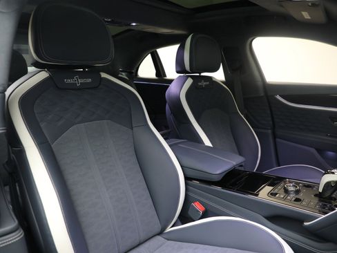 Certified 2025 Bentley Flying Spur Plug-In Hybrid image 24