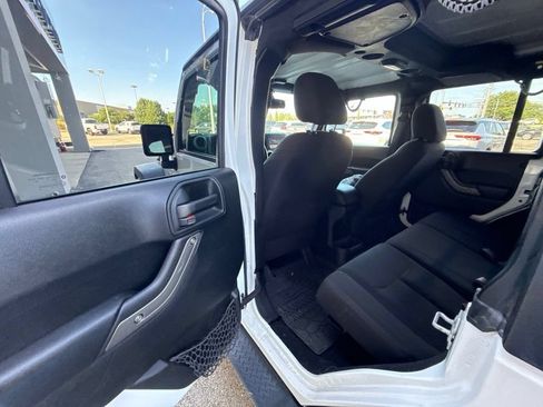 Used 2018 Jeep Wrangler Unlimited Sport w/ Quick Order Package 24W AWD/4WD image 17