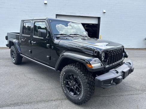 New 2025 Jeep Gladiator Willys image 2