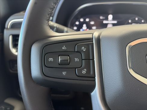 Used 2023 GMC Yukon SLT w/ SLT Luxury Package AWD/4WD image 24