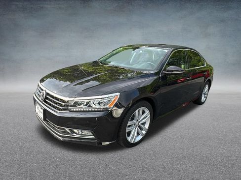 Used 2018 Volkswagen Passat 2.0T SE FWD image 5