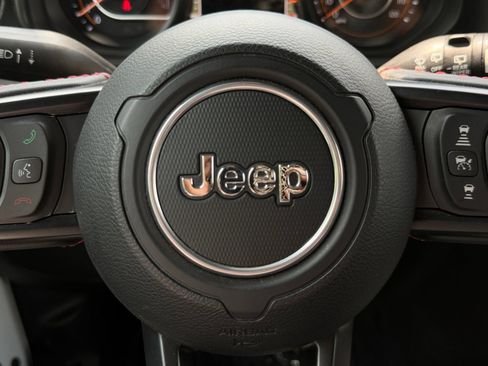 Used 2024 Jeep Wrangler Unlimited Rubicon w/ XTREMEE 35" Tire Package AWD/4WD image 27