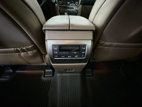 Certified 2022 Lexus GX 460 Luxury w/ Off Road Package AWD/4WD image 26