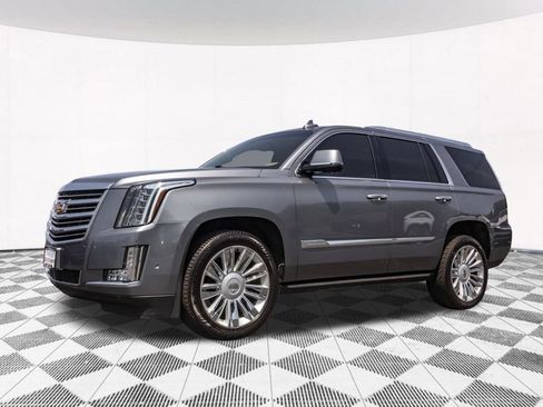 Used 2018 Cadillac Escalade Platinum AWD/4WD image 5