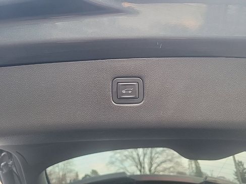 Used 2019 Chevrolet Blazer LT image 28