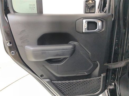 Used 2022 Jeep Gladiator Rubicon w/ Trailer Tow Package image 36