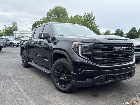 Used 2024 GMC Sierra 1500 Elevation w/ Elevation Premium Package AWD/4WD image 3