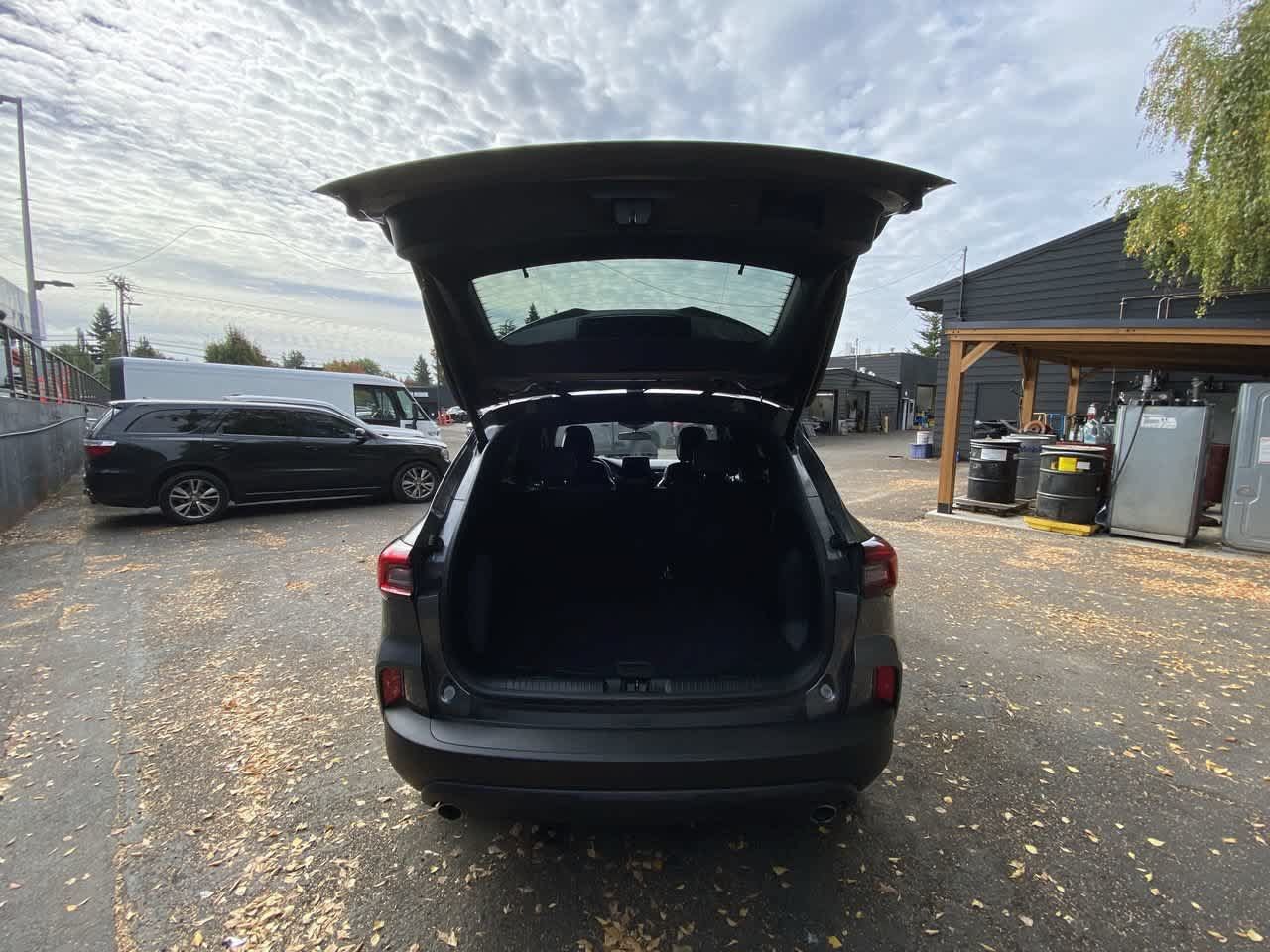 Used 2025 Ford Escape ST-Line Select AWD/4WD image 27