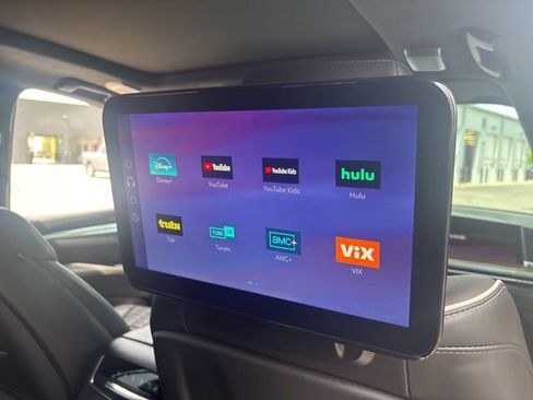 Used 2025 Cadillac Escalade Sport Platinum w/ LPO, Floor Liner Package AWD/4WD image 31