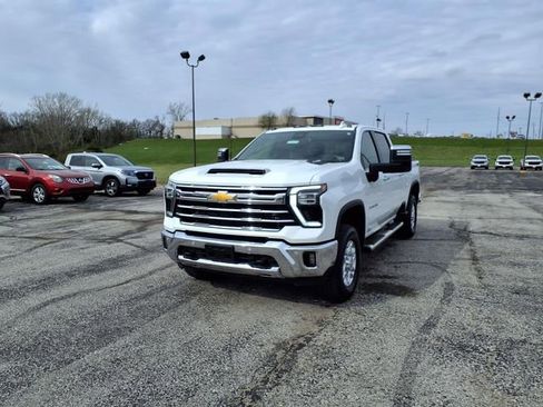 Used 2025 Chevrolet Silverado 3500 LTZ w/ LTZ Convenience Package AWD/4WD image 42