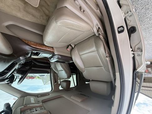 Used 2015 Chevrolet Tahoe LTZ RWD image 8