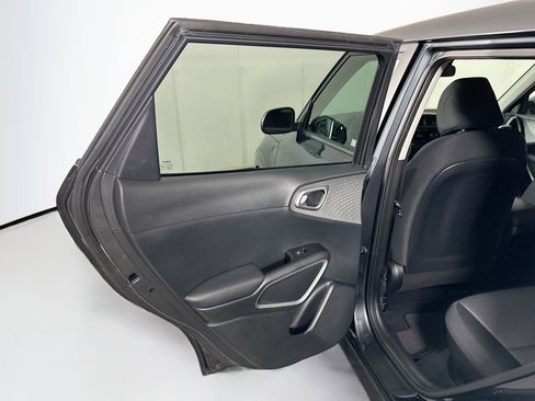 Used 2025 Kia Soul LX w/ LX Technology Package image 25