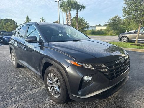 Used 2022 Hyundai Tucson SEL w/ Convenience + Premium Package FWD image 2