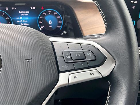 Used 2025 Volkswagen Atlas SE AWD/4WD image 19