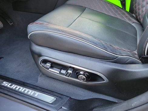 Used 2023 Jeep Grand Cherokee Summit image 9