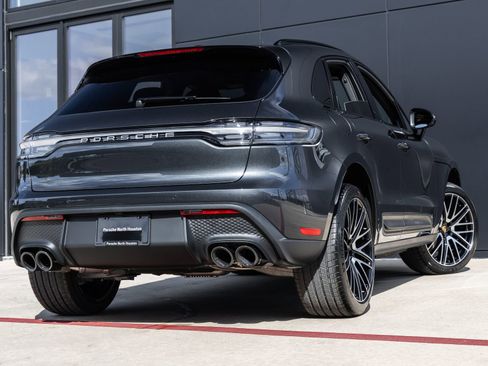 Certified 2026 Porsche Macan AWD/4WD image 11