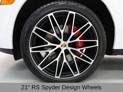 Used 2025 Porsche Macan S AWD/4WD image 41