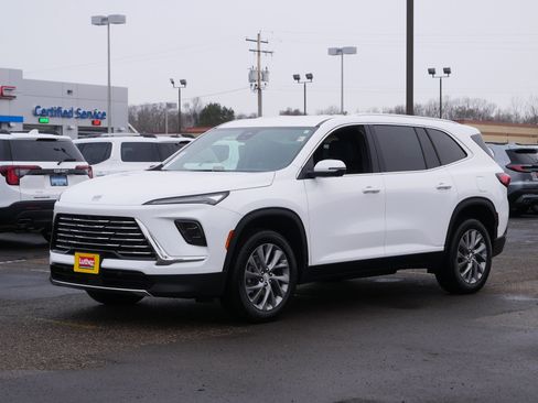 Used 2025 Buick Enclave Preferred image 3