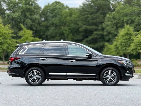 Used 2019 INFINITI QX60 Luxe w/ Essential Package AWD/4WD image 12