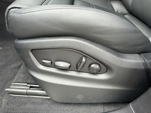 New 2025 Porsche Cayenne image 16