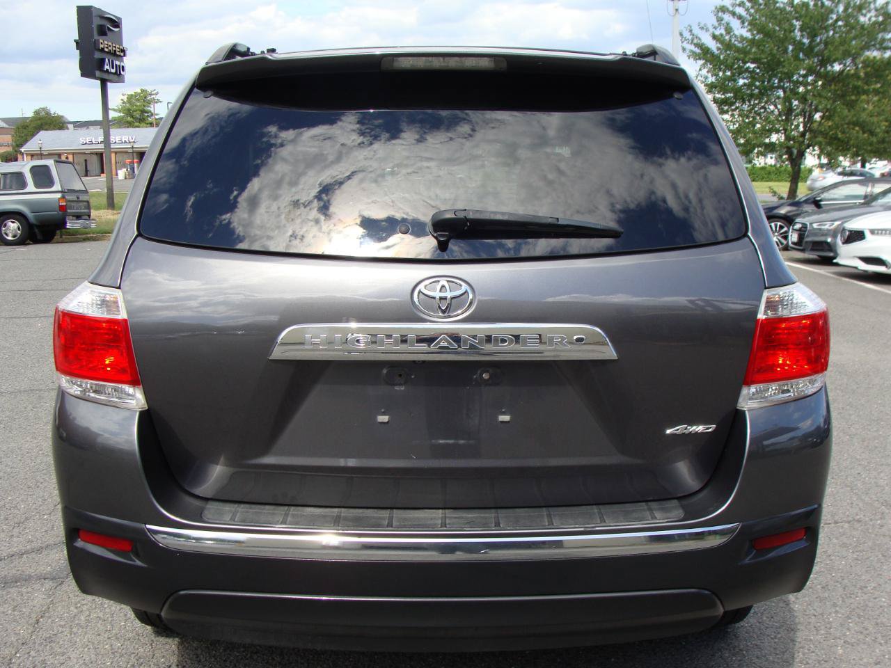 Used 2013 Toyota Highlander SE AWD/4WD image 5