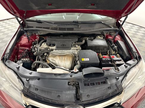 Certified 2017 Toyota Camry SE w/ Moonroof Package image 29