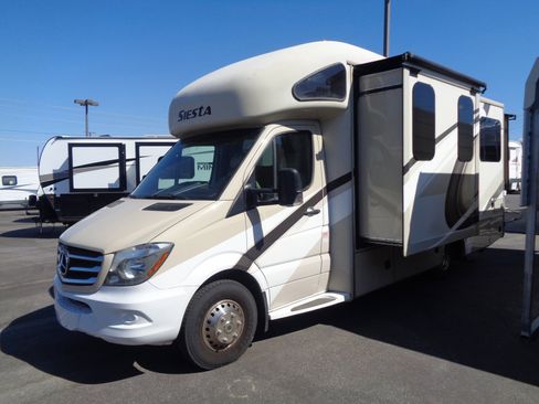 Used 2018 Mercedes-Benz Sprinter 3500 image 1