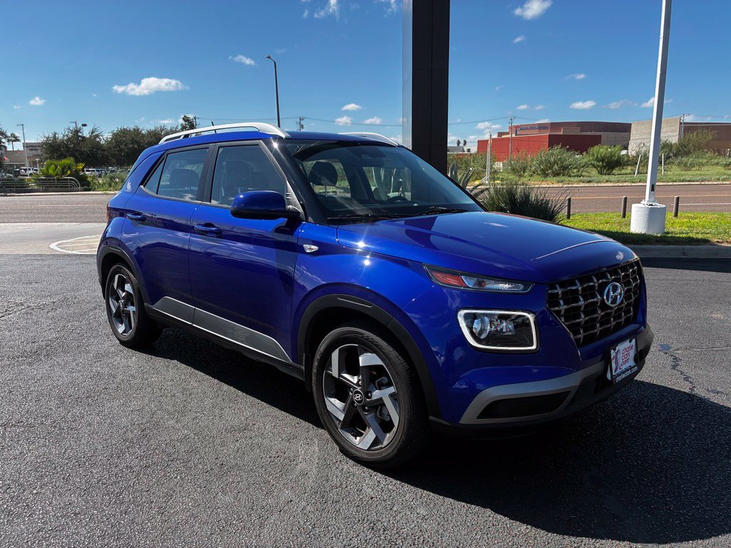 Used 2025 Hyundai Venue Limited FWD image 7
