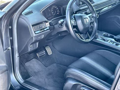 Used 2025 Honda Civic Sport image 3