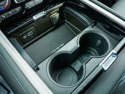 Used 2024 GMC Yukon Denali w/ Advanced Technology Package image 22