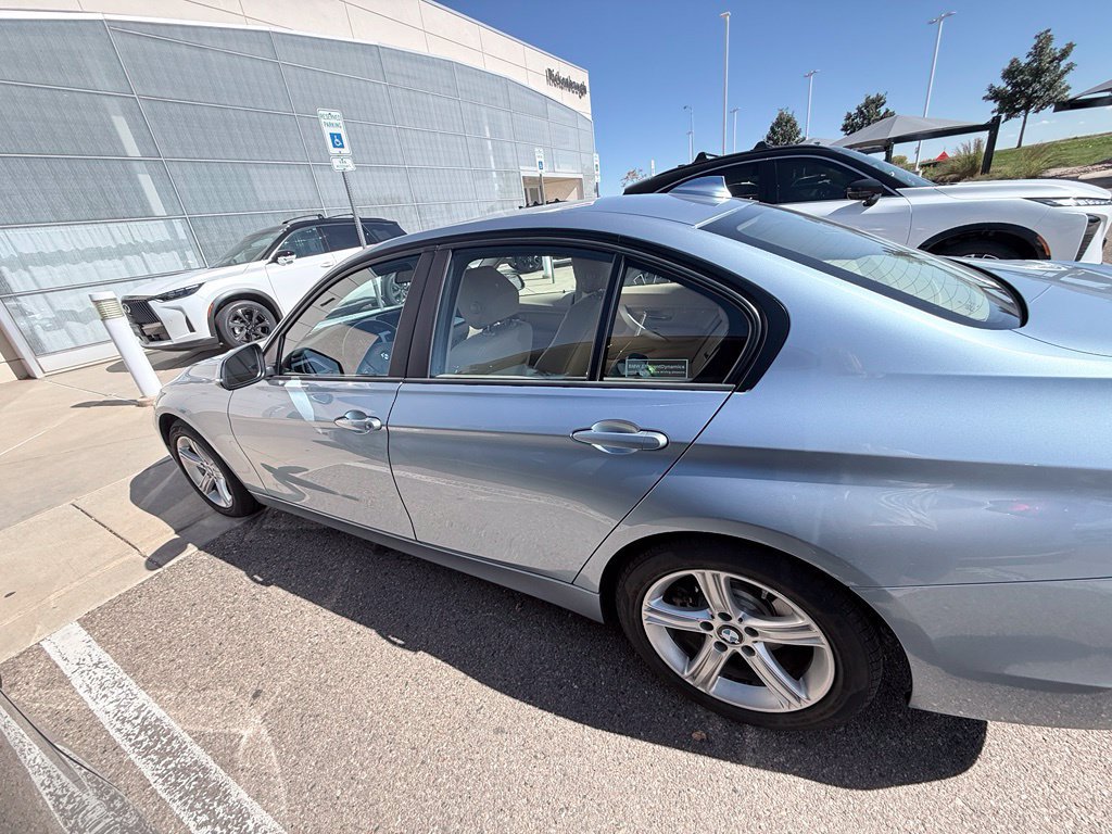 Used 2014 BMW 320i xDrive Sedan AWD/4WD image 8