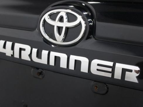 Used 2016 Toyota 4Runner SR5 Premium AWD/4WD image 9