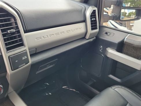 Used 2020 Ford F250 Lariat w/ Lariat Ultimate Package AWD/4WD image 28