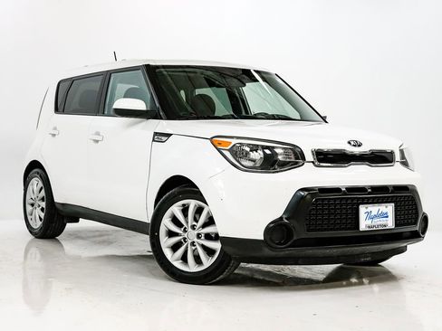 Used 2015 Kia Soul + image 5