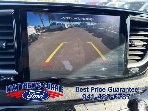 Used 2025 Chrysler Pacifica Select FWD image 18