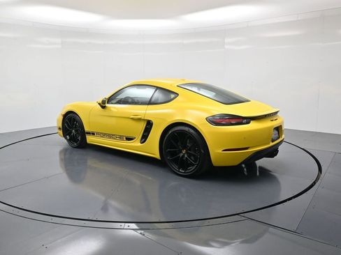 Certified 2025 Porsche 718 Cayman Style Edition image 3