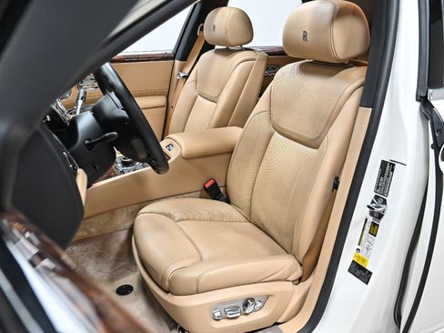 Used 2017 Rolls-Royce Ghost image 6