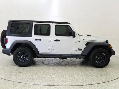 Used 2022 Jeep Wrangler Unlimited Sport AWD/4WD image 8