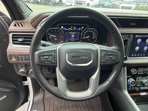 Used 2021 GMC Yukon Denali w/ Denali Ultimate Package AWD/4WD image 15