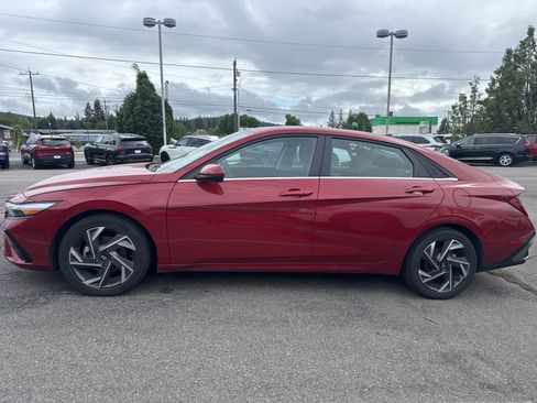 Used 2025 Hyundai Elantra SEL FWD image 9