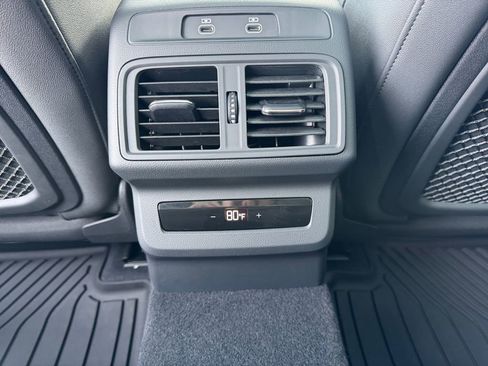 Used 2025 Audi Q5 Premium w/ Convenience Package image 24