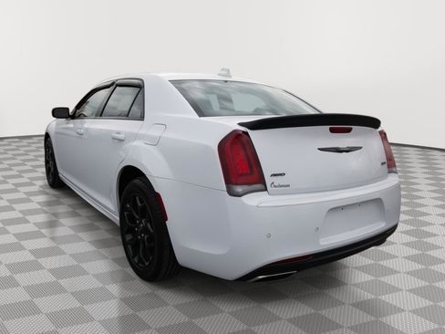 Used 2023 Chrysler 300 Touring L image 6