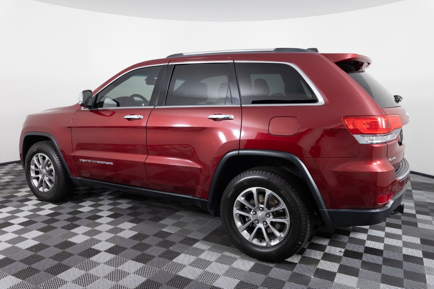 Used 2015 Jeep Grand Cherokee Limited AWD/4WD image 4