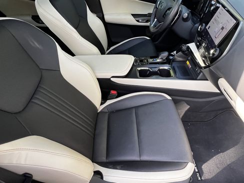 Used 2024 Lexus NX 250 FWD image 43