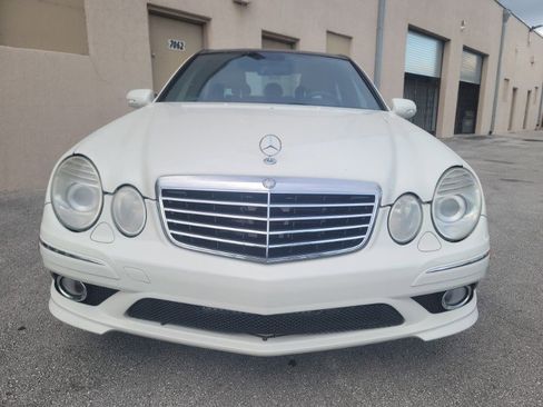 Used 2009 Mercedes-Benz E 550 Sedan image 4