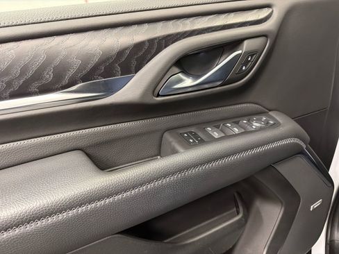 Used 2022 GMC Yukon XL Denali image 41