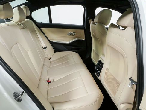 Used 2019 BMW 330i Sedan w/ Convenience Package RWD image 21